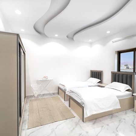 אל-מדינה Comfortable & Big Family Apartments 10Mins Drive To Al-Masjid -Nabawi - Nozol Noor 2 מראה חיצוני תמונה