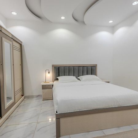 אל-מדינה Comfortable & Big Family Apartments 10Mins Drive To Al-Masjid -Nabawi - Nozol Noor 2 מראה חיצוני תמונה