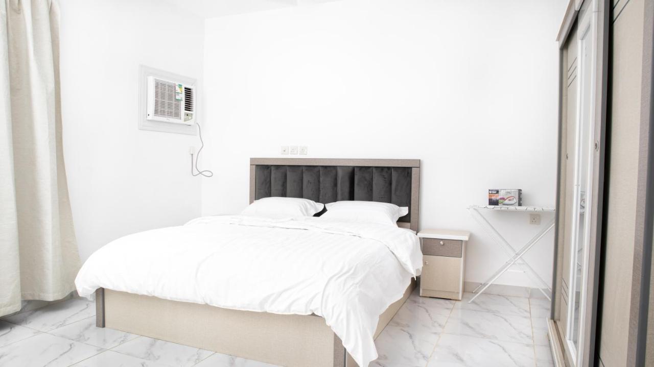 אל-מדינה Comfortable & Big Family Apartments 10Mins Drive To Al-Masjid -Nabawi - Nozol Noor 2 מראה חיצוני תמונה