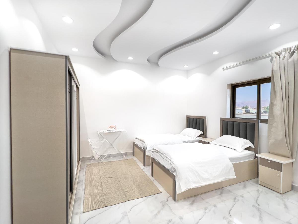 אל-מדינה Comfortable & Big Family Apartments 10Mins Drive To Al-Masjid -Nabawi - Nozol Noor 2 מראה חיצוני תמונה