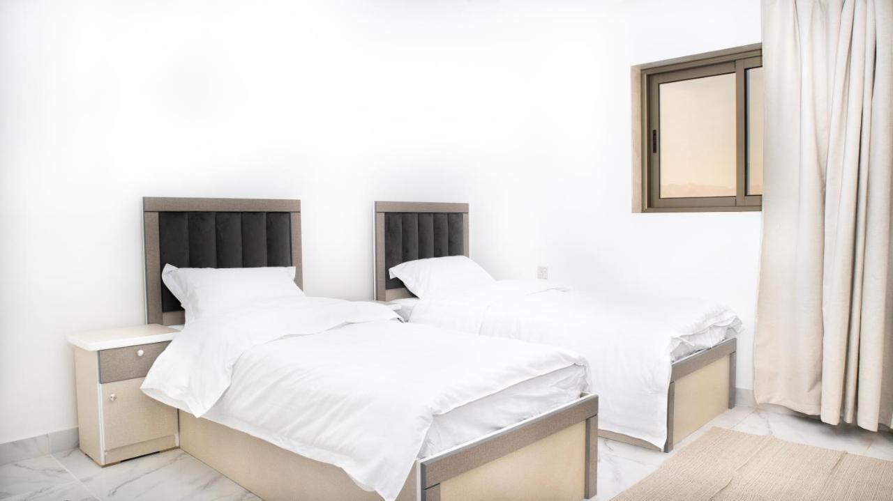 אל-מדינה Comfortable & Big Family Apartments 10Mins Drive To Al-Masjid -Nabawi - Nozol Noor 2 מראה חיצוני תמונה