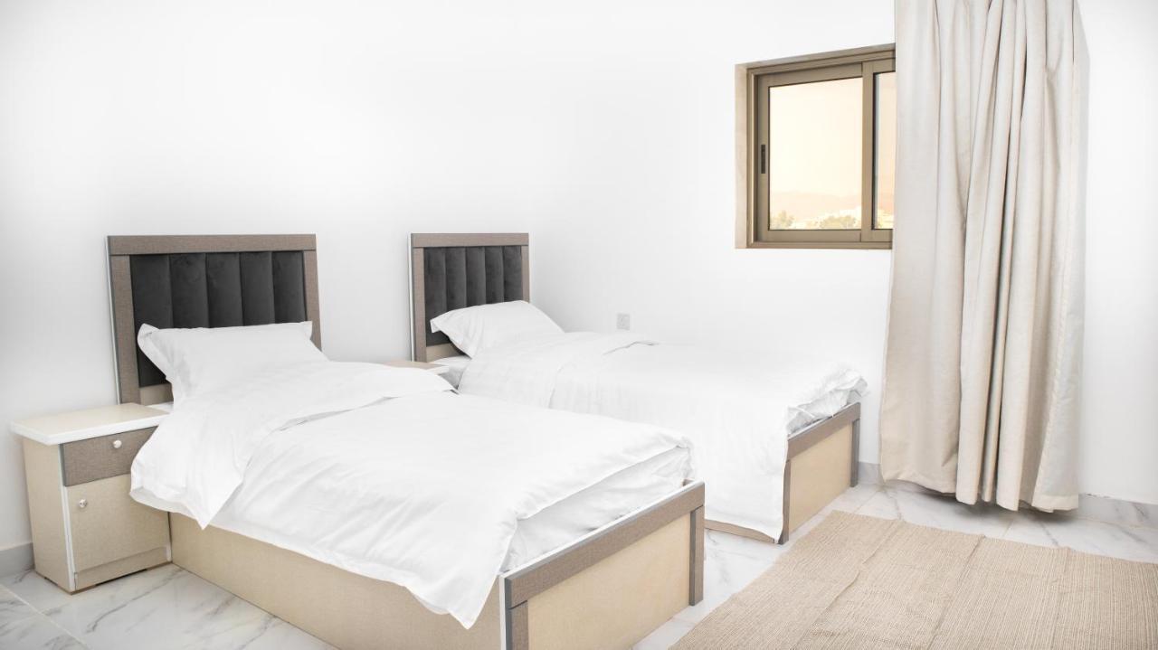 אל-מדינה Comfortable & Big Family Apartments 10Mins Drive To Al-Masjid -Nabawi - Nozol Noor 2 מראה חיצוני תמונה