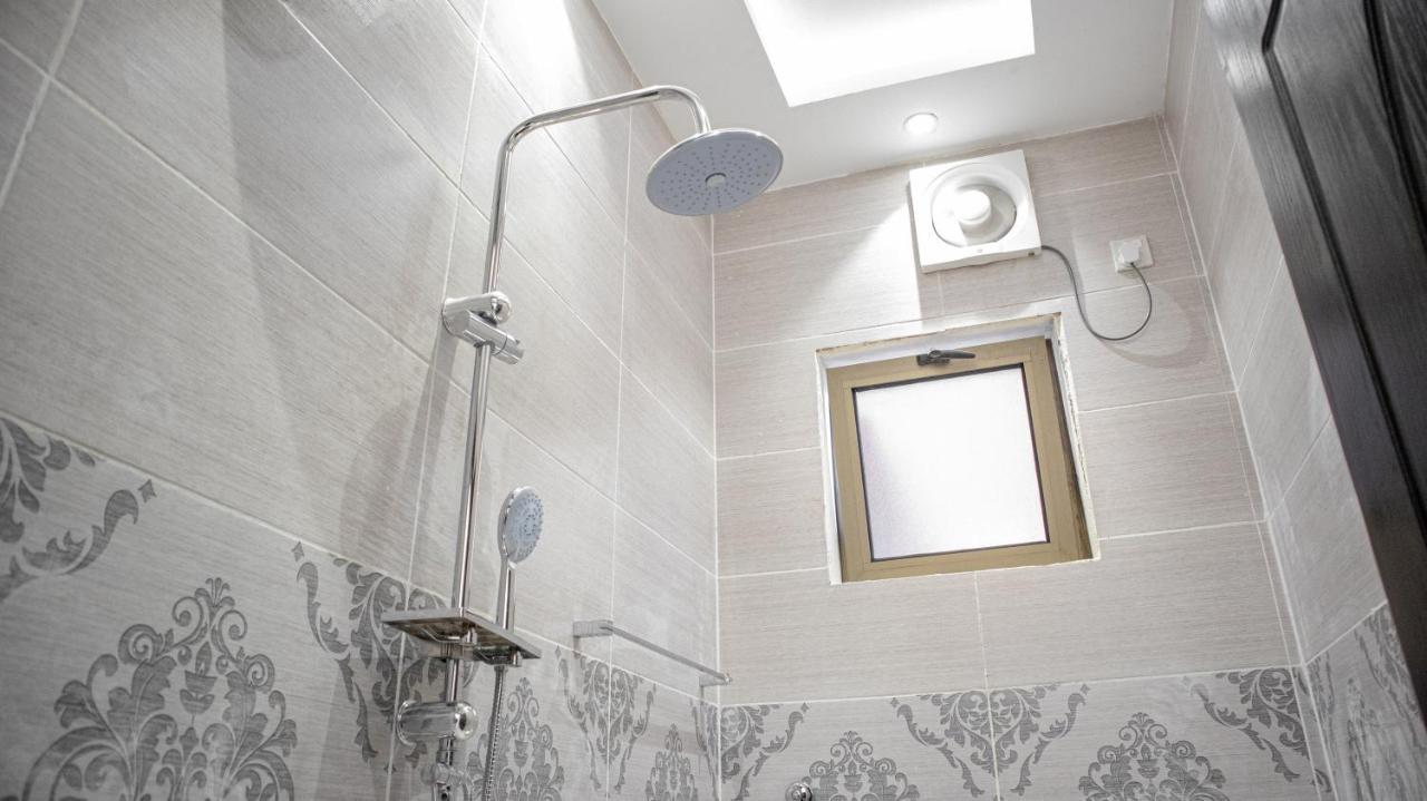 אל-מדינה Comfortable & Big Family Apartments 10Mins Drive To Al-Masjid -Nabawi - Nozol Noor 2 מראה חיצוני תמונה