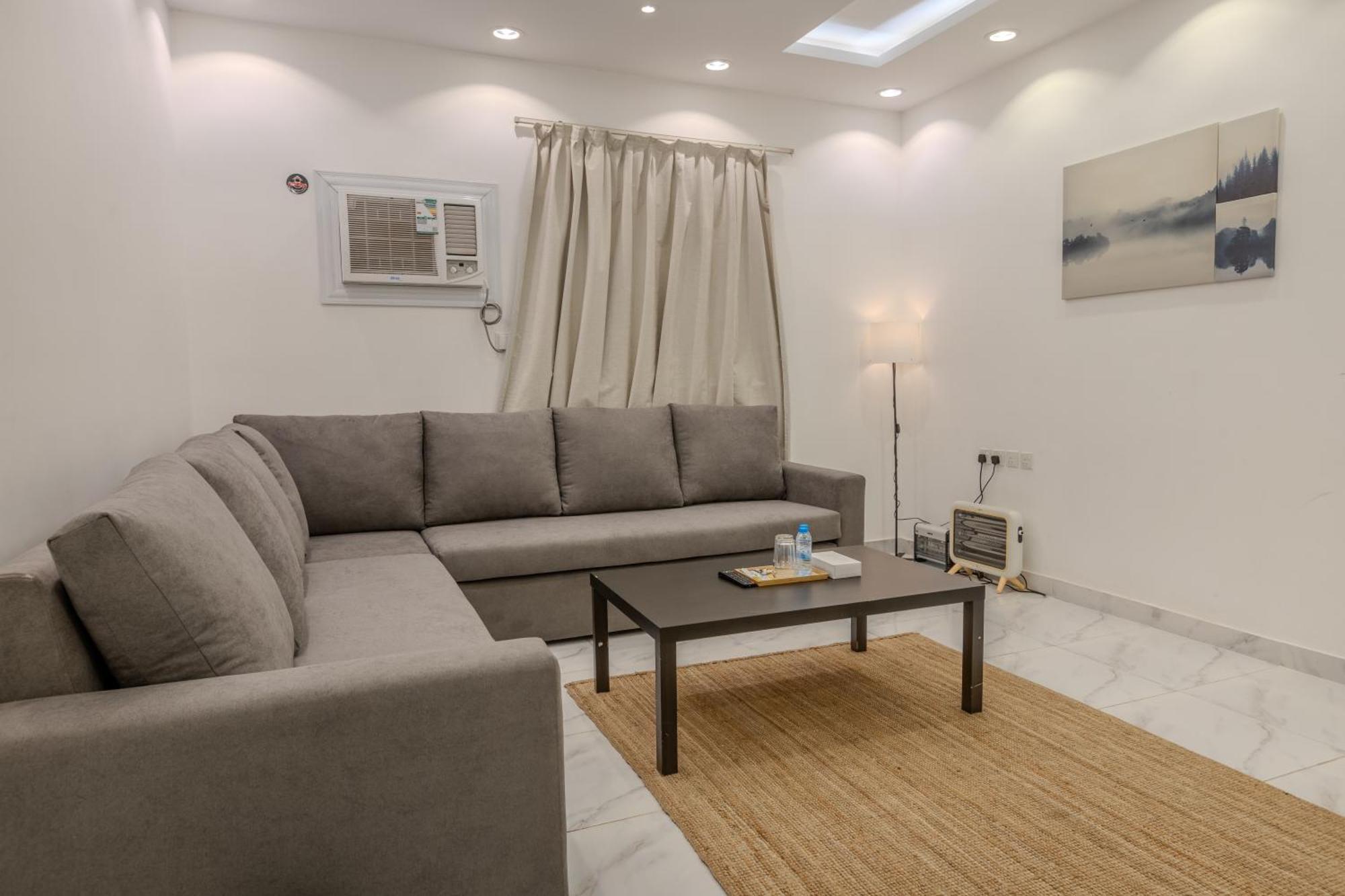 אל-מדינה Comfortable & Big Family Apartments 10Mins Drive To Al-Masjid -Nabawi - Nozol Noor 2 מראה חיצוני תמונה