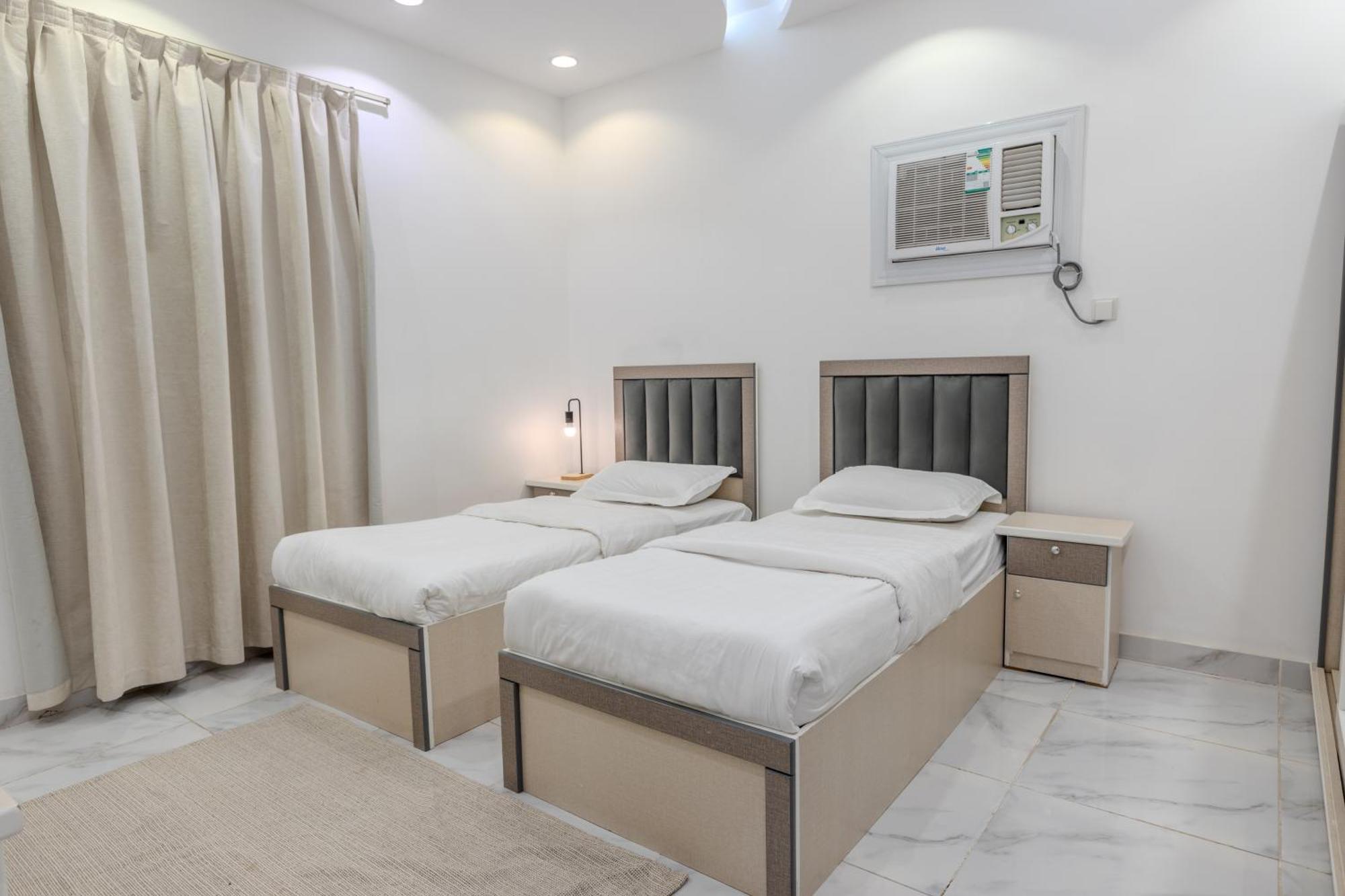 אל-מדינה Comfortable & Big Family Apartments 10Mins Drive To Al-Masjid -Nabawi - Nozol Noor 2 מראה חיצוני תמונה