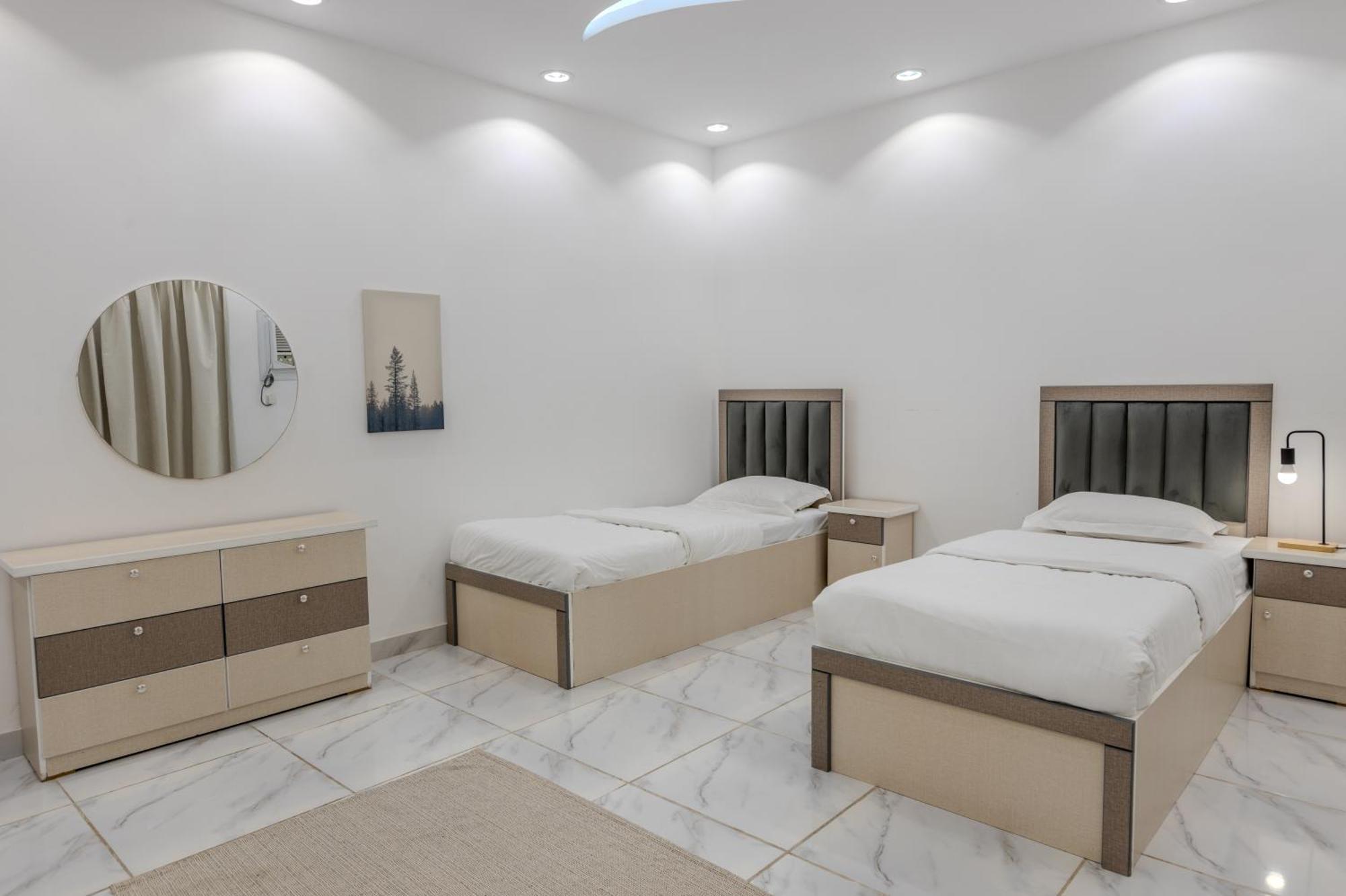 אל-מדינה Comfortable & Big Family Apartments 10Mins Drive To Al-Masjid -Nabawi - Nozol Noor 2 מראה חיצוני תמונה