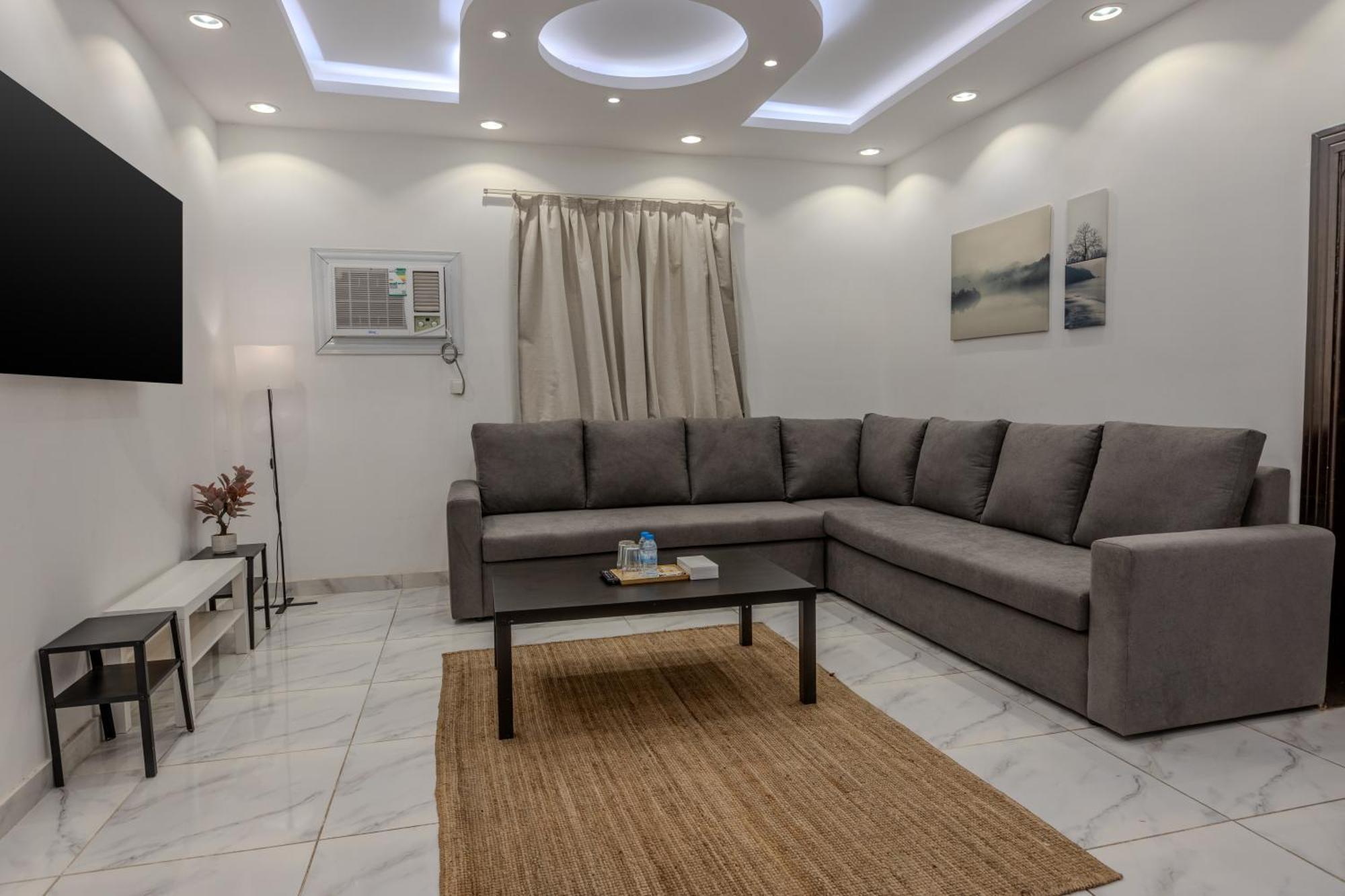 אל-מדינה Comfortable & Big Family Apartments 10Mins Drive To Al-Masjid -Nabawi - Nozol Noor 2 מראה חיצוני תמונה