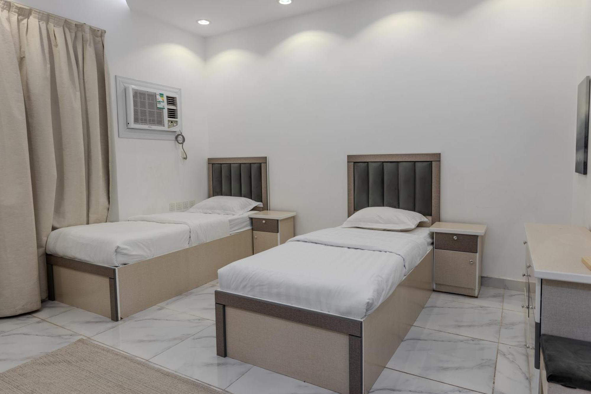 אל-מדינה Comfortable & Big Family Apartments 10Mins Drive To Al-Masjid -Nabawi - Nozol Noor 2 מראה חיצוני תמונה