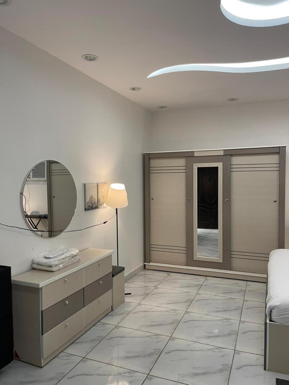 אל-מדינה Comfortable & Big Family Apartments 10Mins Drive To Al-Masjid -Nabawi - Nozol Noor 2 מראה חיצוני תמונה