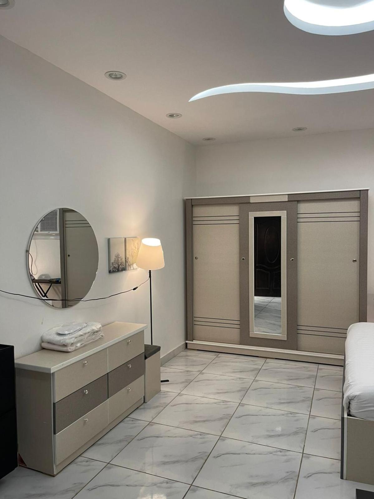 אל-מדינה Comfortable & Big Family Apartments 10Mins Drive To Al-Masjid -Nabawi - Nozol Noor 2 מראה חיצוני תמונה