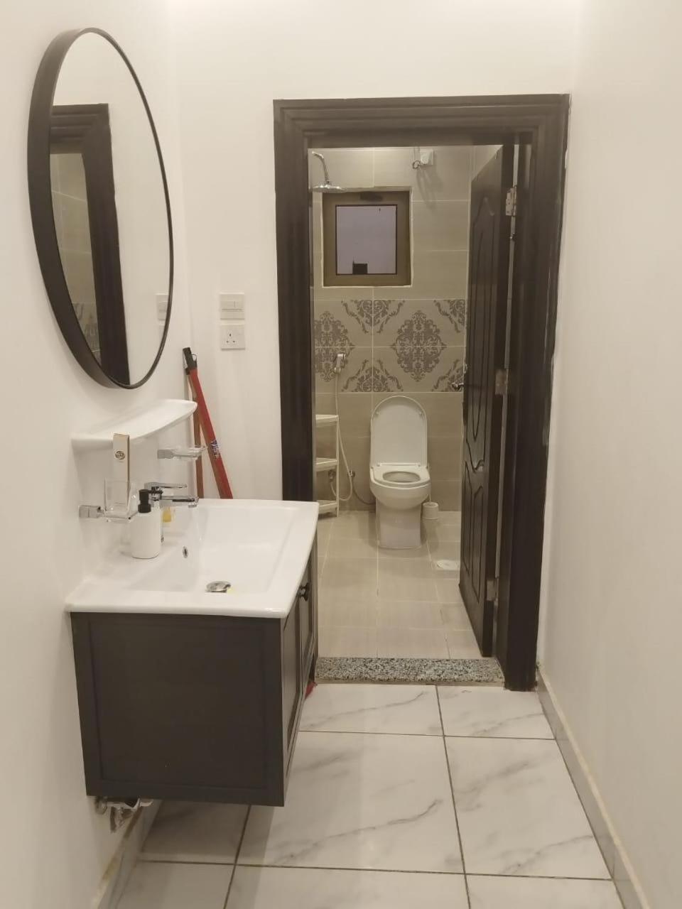 אל-מדינה Comfortable & Big Family Apartments 10Mins Drive To Al-Masjid -Nabawi - Nozol Noor 2 מראה חיצוני תמונה