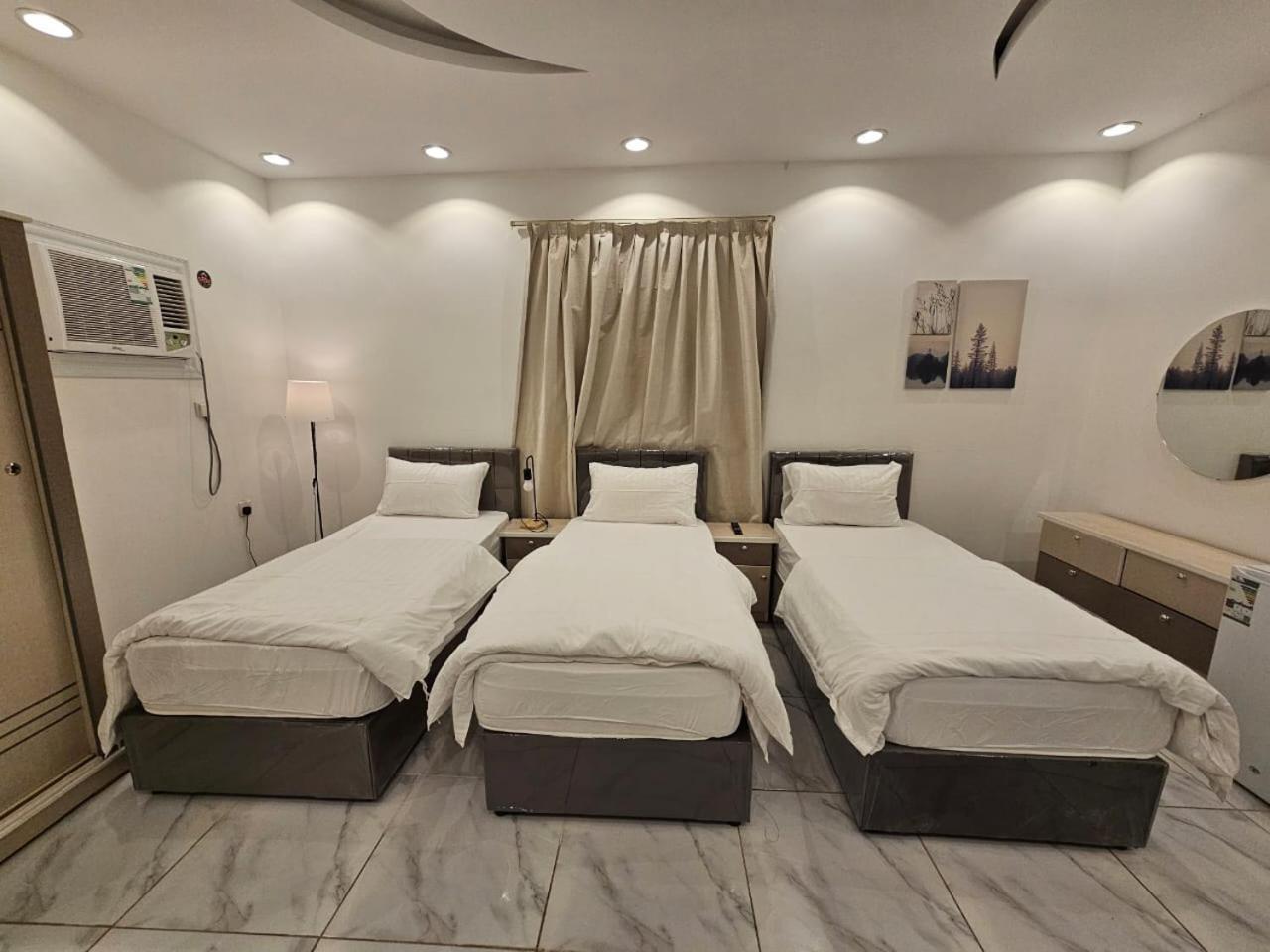 אל-מדינה Comfortable & Big Family Apartments 10Mins Drive To Al-Masjid -Nabawi - Nozol Noor 2 מראה חיצוני תמונה