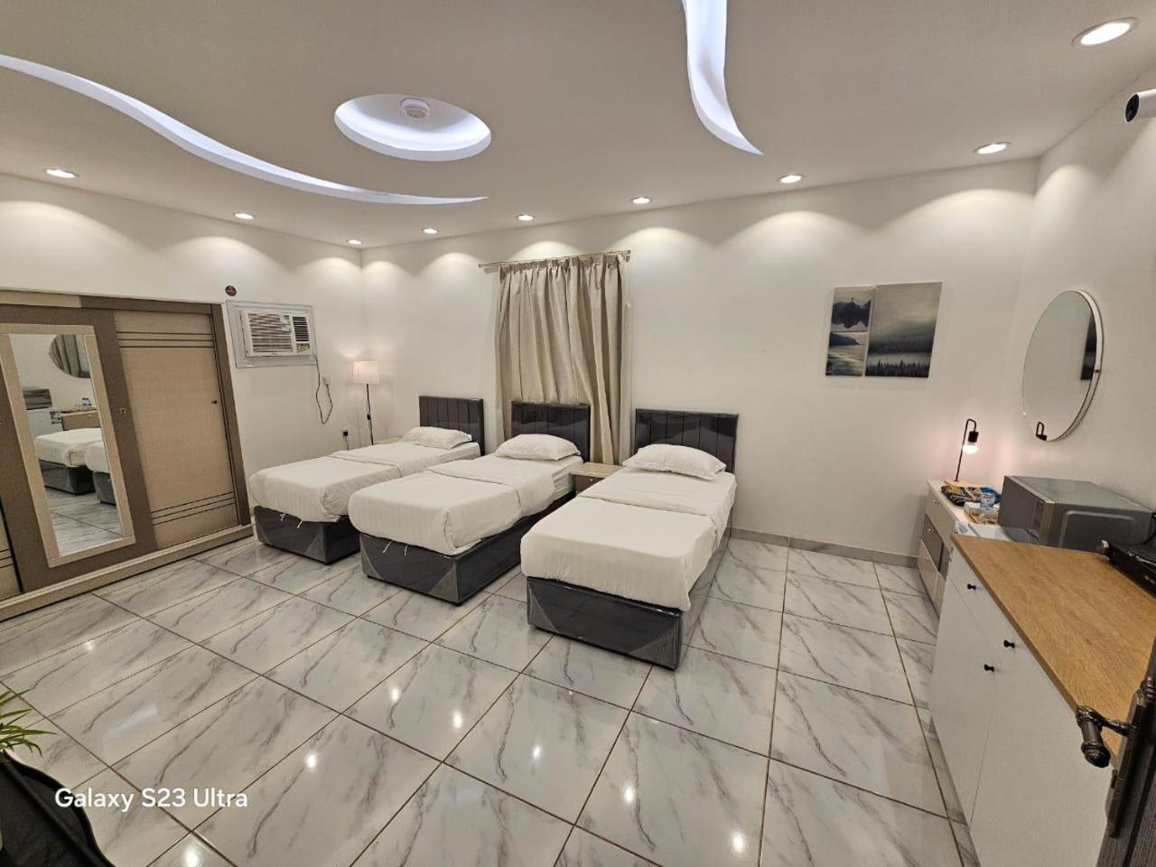 אל-מדינה Comfortable & Big Family Apartments 10Mins Drive To Al-Masjid -Nabawi - Nozol Noor 2 מראה חיצוני תמונה